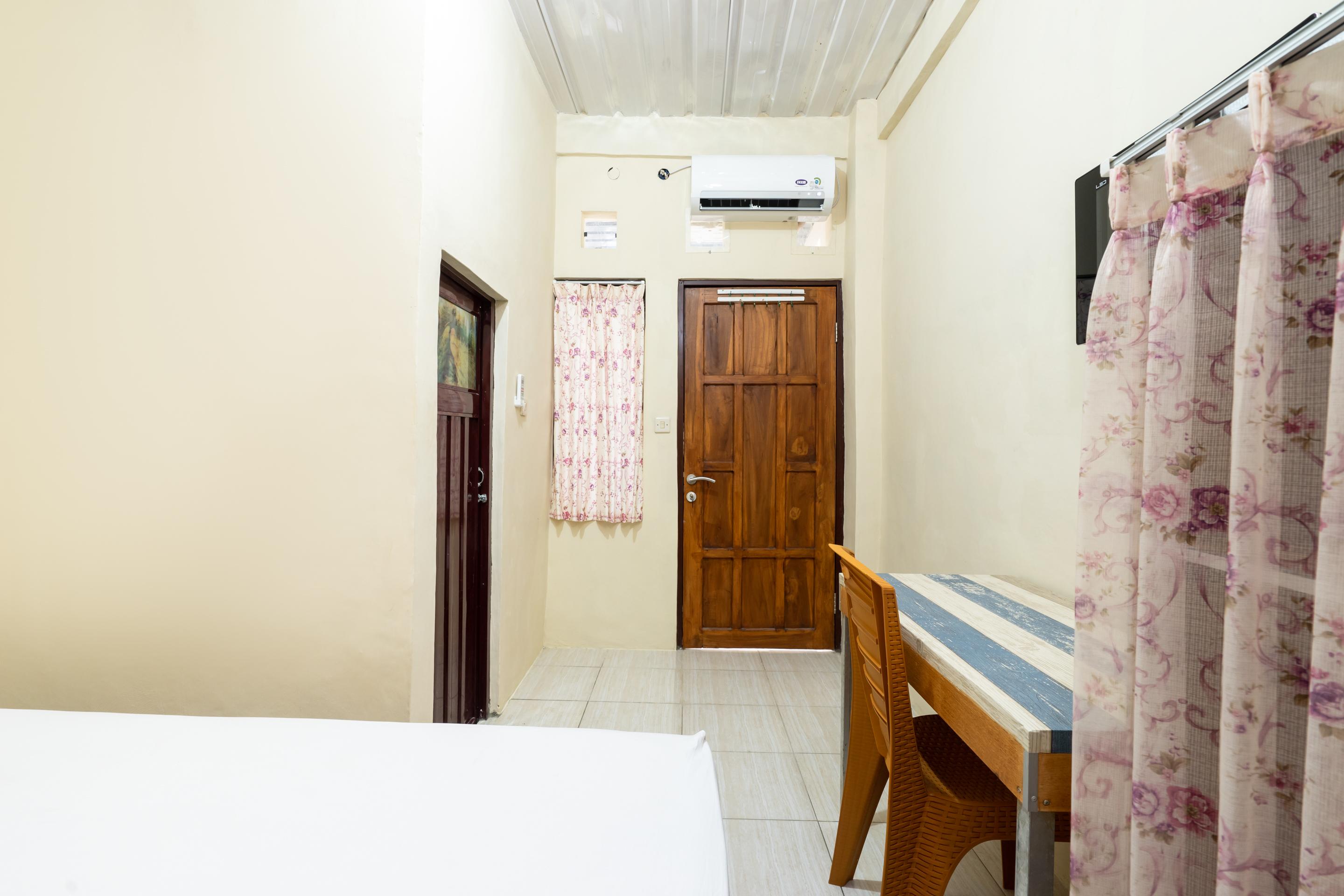 Oyo 2098 Homestay Kk Ngaglik Exterior foto