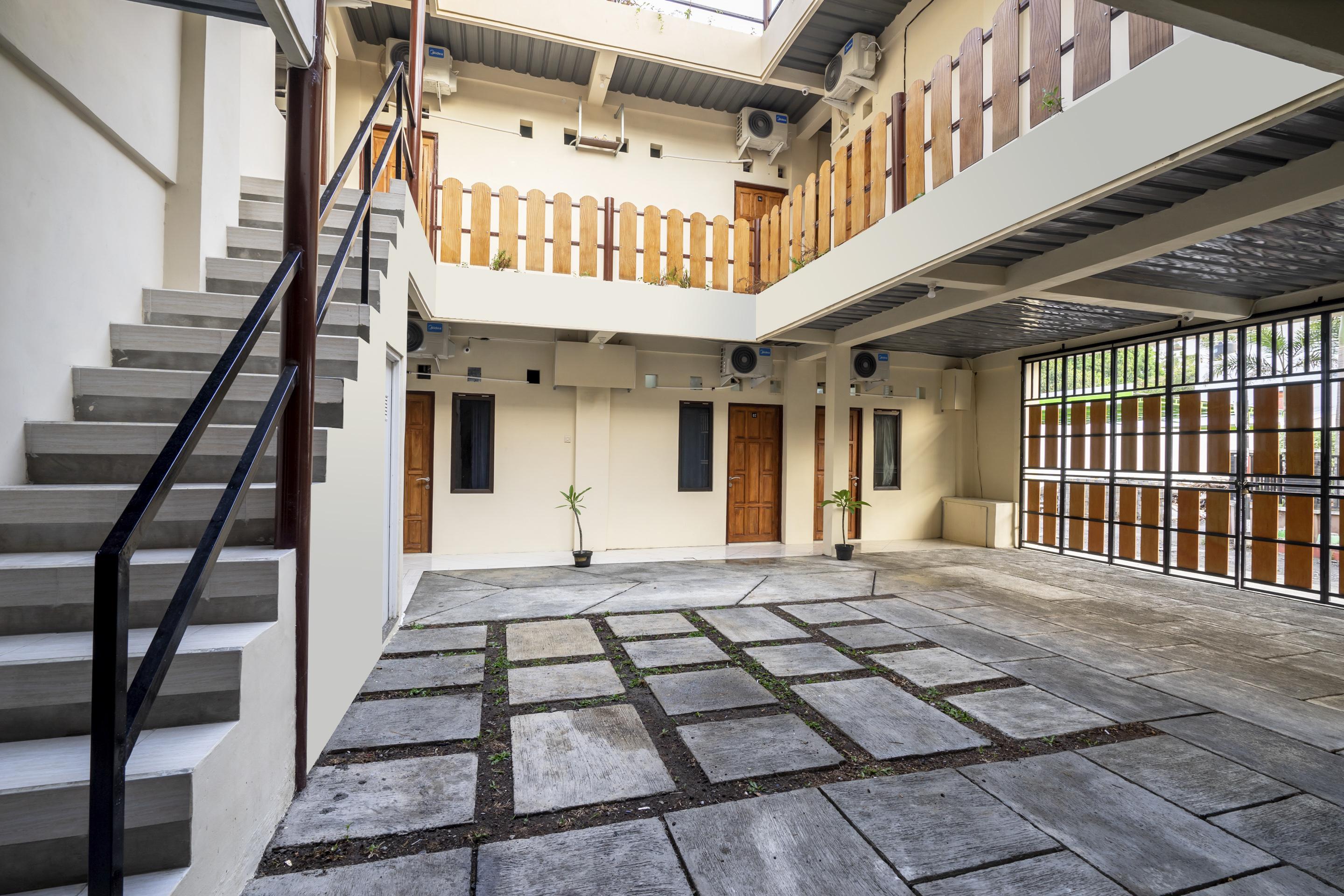Oyo 2098 Homestay Kk Ngaglik Exterior foto